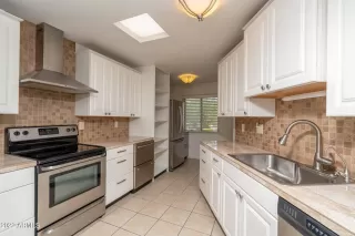 Photo #6: 6444134 Listing