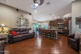 Photo #3: 6444485 Listing 