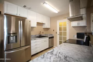 Photo #6: 6444935 Listing