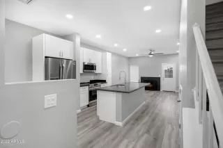 Photo #2: 6445076 Listing 