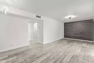 Photo #2: 6445353 Listing 