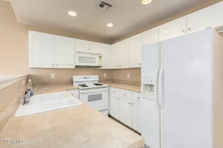 Photo #5: 6445354 Listing