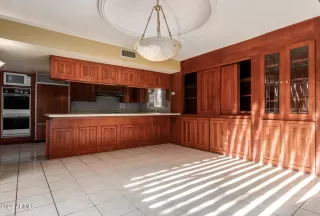 Photo #3: 6445542 Listing