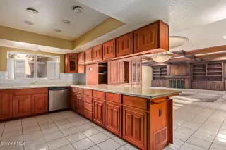 Photo #4: 6445542 Listing