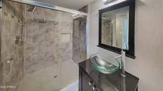 Photo #5: 6445707 Listing