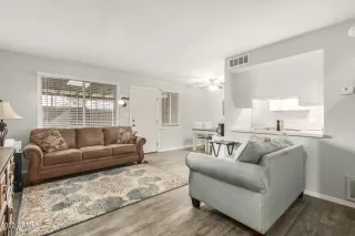 Photo #4: 6445724 Listing