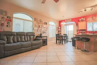 Photo #2: 6445746 Listing