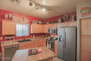 Photo #3: 6445746 Listing