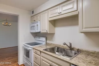 Photo #3: 6446099 Listing 