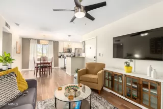 Photo #4: 6446203 Listing