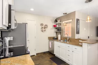 Photo #6: 6446203 Listing