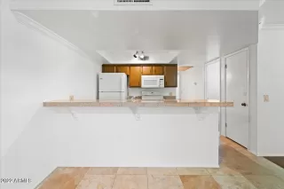 Photo #4: 6446389 Listing