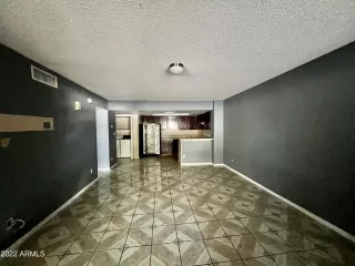 Photo #5: 6446404 Listing