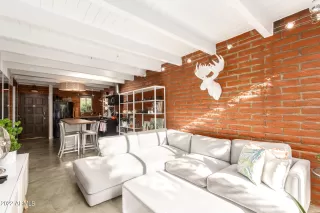 Photo #5: 6446865 Listing