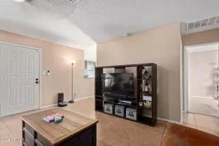 Photo #3: 6446949 Listing