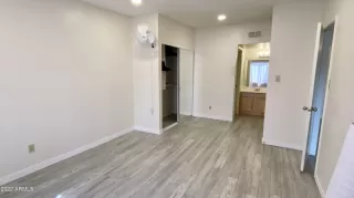 Photo #4: 6447466 Listing