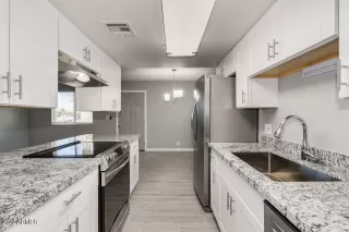 Photo #2: 6447501 Listing 