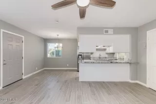 Photo #5: 6447501 Listing 