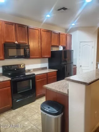 Photo #5: 6447716 Listing