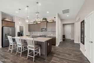 Photo #5: 6447880 Listing 