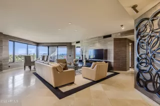 Photo #4: 6448260 Listing