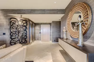 Photo #5: 6448260 Listing