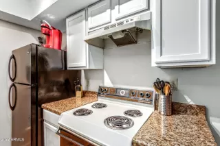 Photo #5: 6448477 Listing