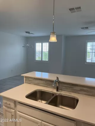 Photo #4: 6448490 Listing