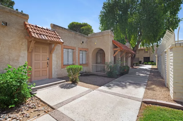 MLS: 6448502 Condo For Sale