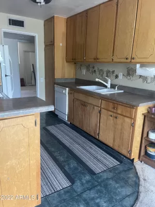 Photo #2: 6448948 Listing