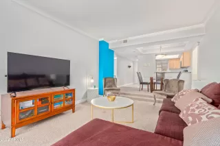 Photo #6: 6448976 Listing