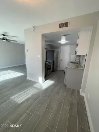 Photo #5: 6449004 Listing 