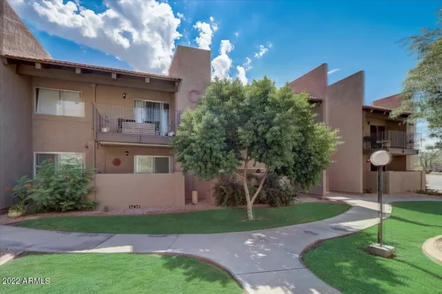 MLS: 6449013 Condo For Sale
