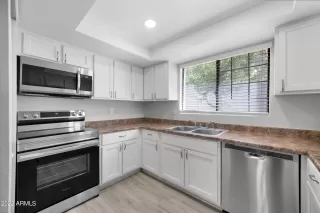 Photo #3: 6449534 Listing 