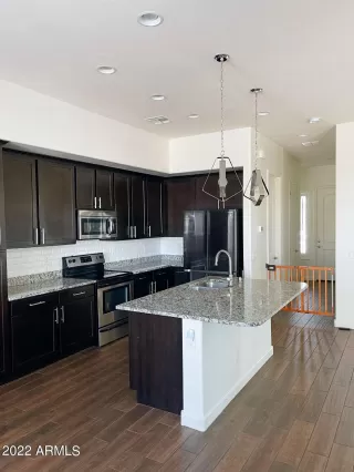 Photo #4: 6449557 Listing 