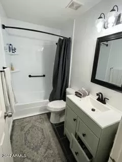 Photo #5: 6449870 Listing