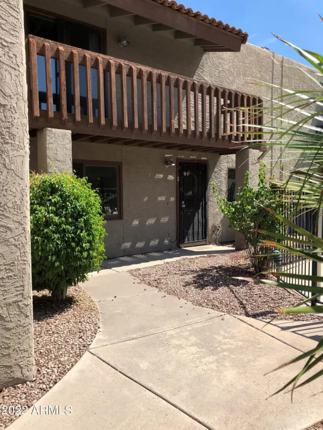 MLS: 6450072 Condo For Sale