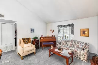 Photo #5: 6450354 Listing