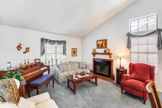 Photo #6: 6450354 Listing