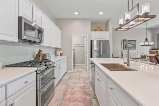 Photo #6: 6450437 Listing 