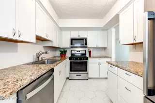 Photo #6: 6450503 Listing