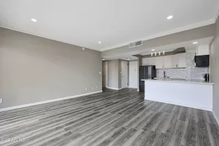 Photo #5: 6450662 Listing