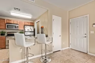 Photo #5: 6450701 Listing