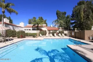 Photo #5: 6451010 Listing