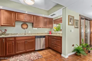 Photo #5: 6451290 Listing 