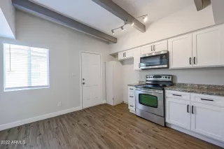 Photo #3: 6451363 Listing 