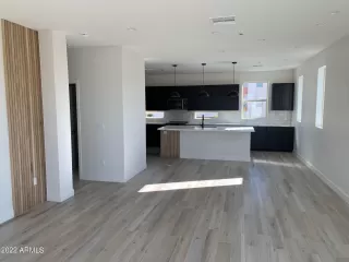 Photo #4: 6451800 Listing