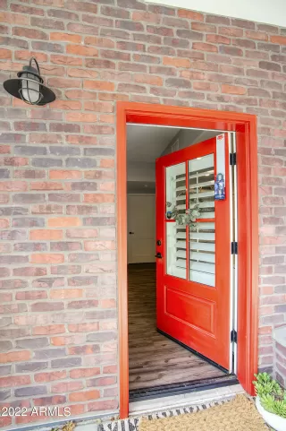 Photo #5: 6451878 Listing