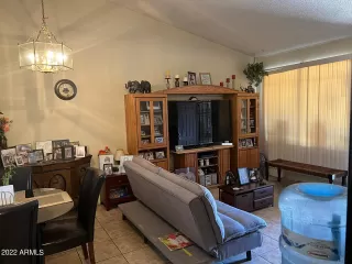 Photo #5: 6451902 Listing