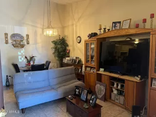 Photo #6: 6451902 Listing